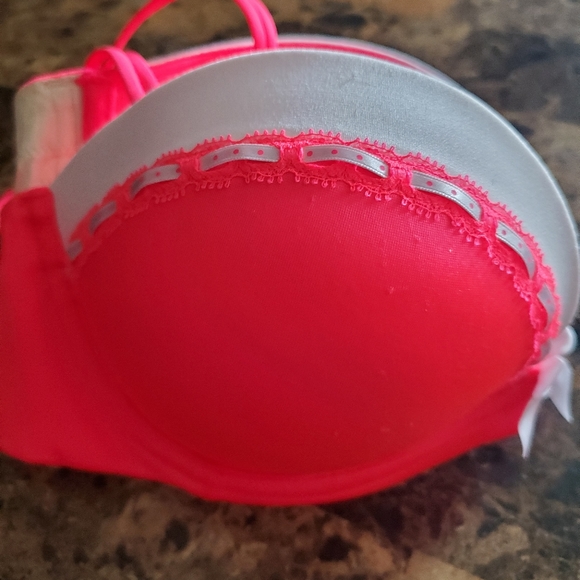 Victoria Secret Size 34C Bra - Picture 7 of 7